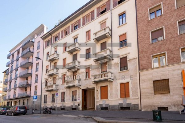 appartamento in vendita a Milano in zona Cascina dei Pomi