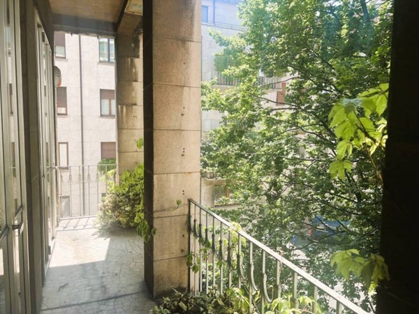 appartamento in vendita a Milano in zona Guastalla