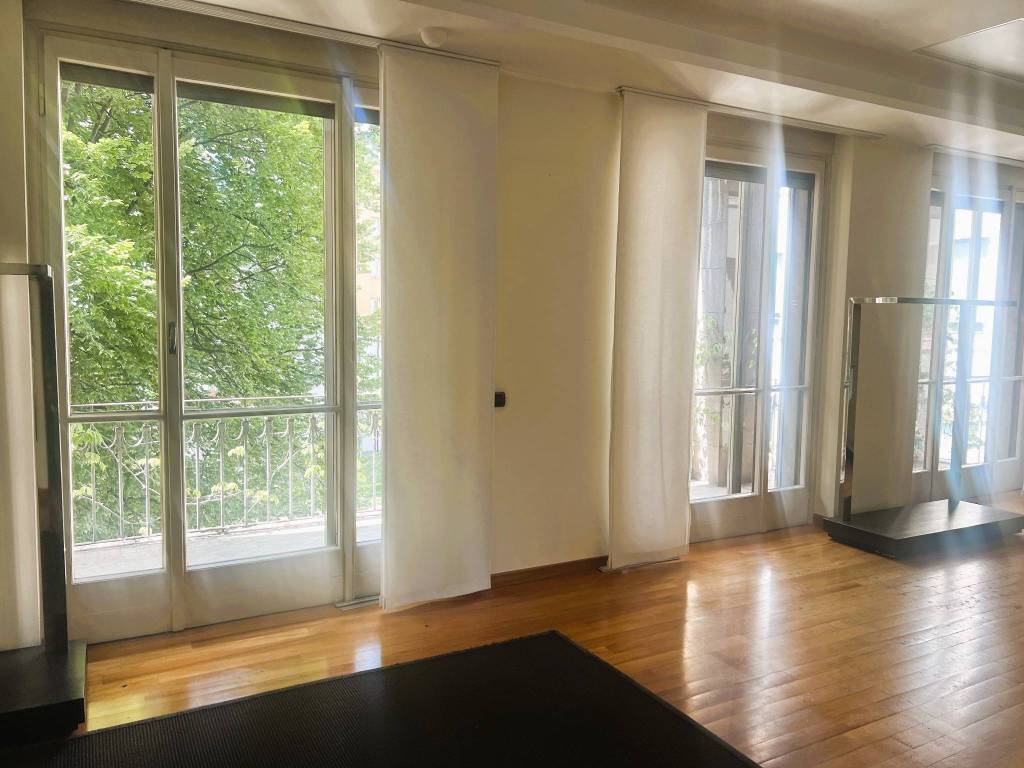 appartamento in vendita a Milano in zona Guastalla