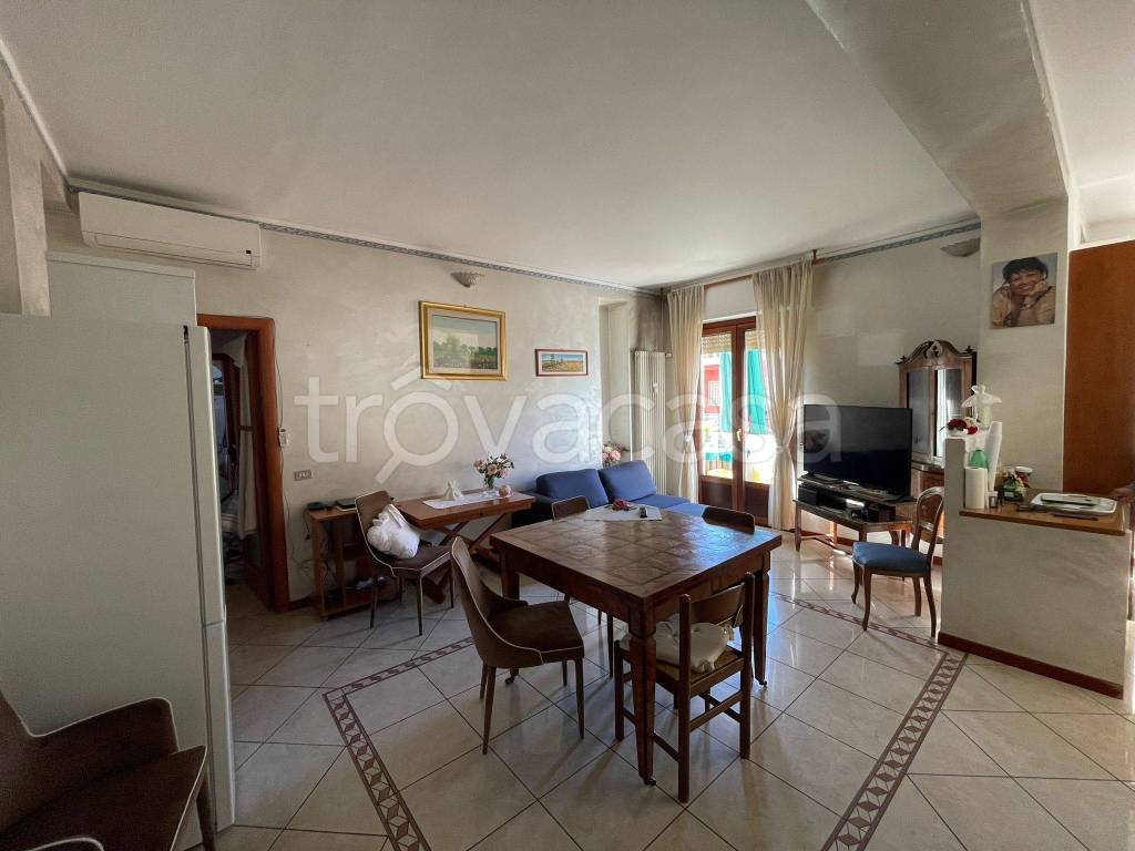 appartamento in vendita a Milano in zona Corvetto