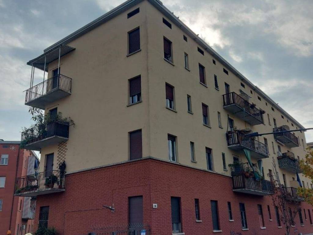 appartamento in vendita a Milano in zona Barona