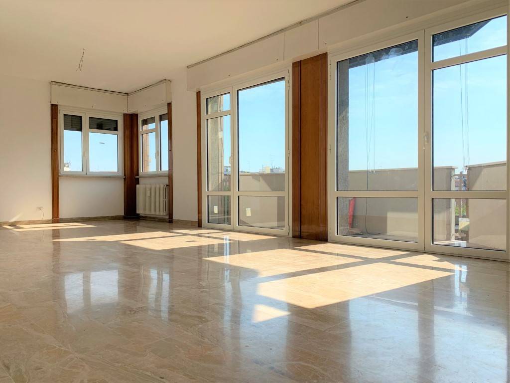 appartamento in vendita a Milano in zona Città Studi