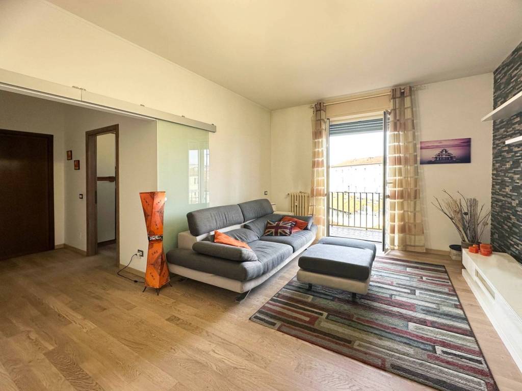 appartamento in vendita a Milano in zona Porta Genova