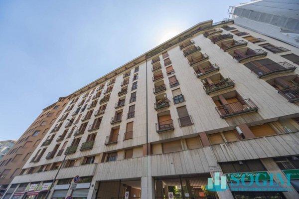 appartamento in vendita a Milano in zona Lorenteggio