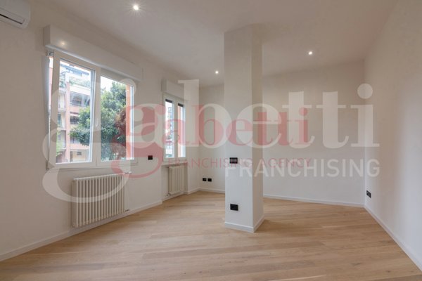 appartamento in vendita a Milano in zona Famagosta