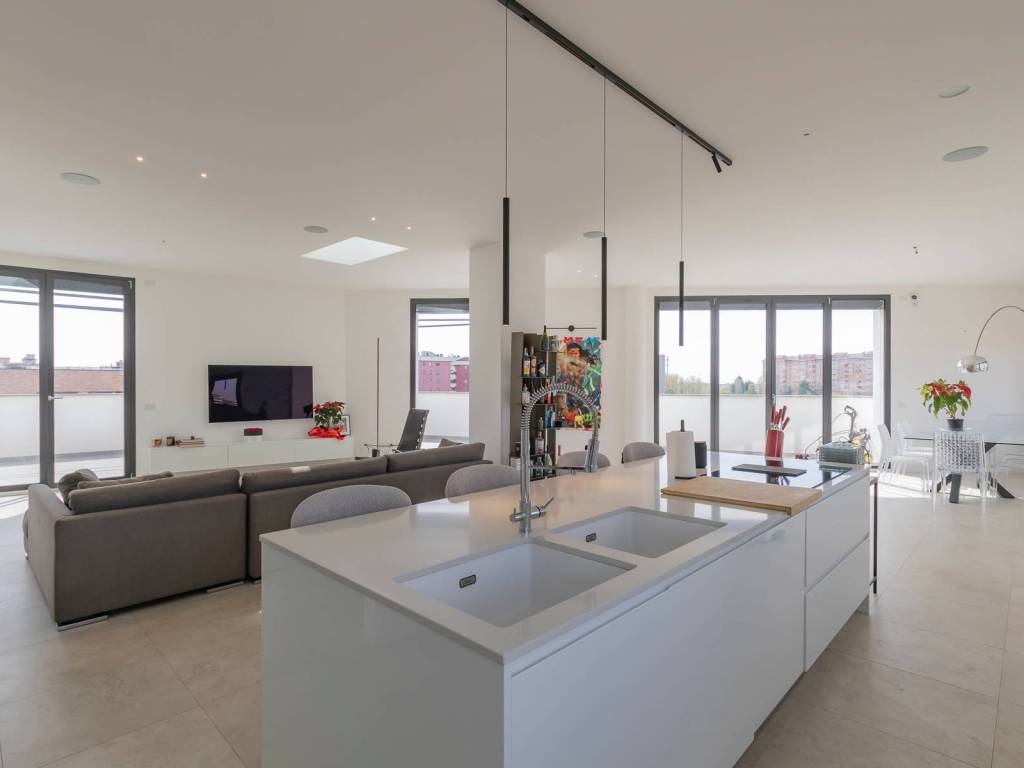appartamento in vendita a Milano in zona Famagosta