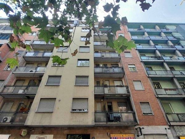 appartamento in vendita a Milano in zona Lorenteggio