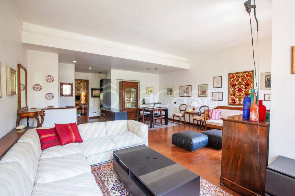 appartamento in vendita a Milano in zona Piazzale Lodi