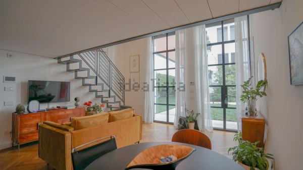 appartamento in vendita a Milano in zona Sempione