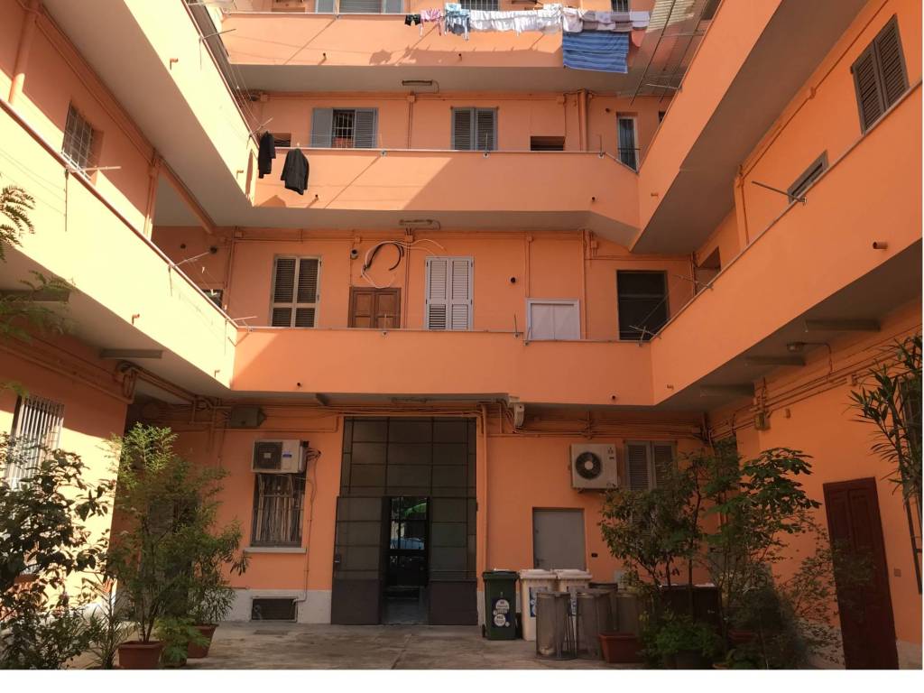 appartamento in vendita a Milano in zona Adriano