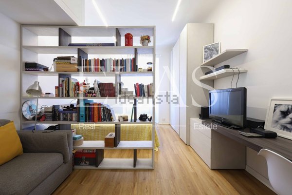 appartamento in vendita a Milano in zona Porta Garibaldi