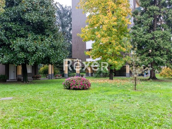 appartamento in vendita a Milano in zona Baggio