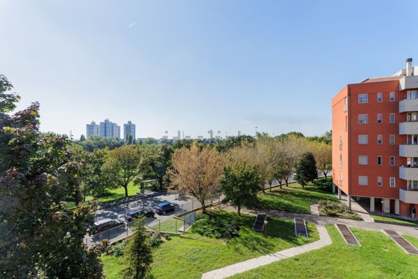 appartamento in vendita a Milano in zona Baggio