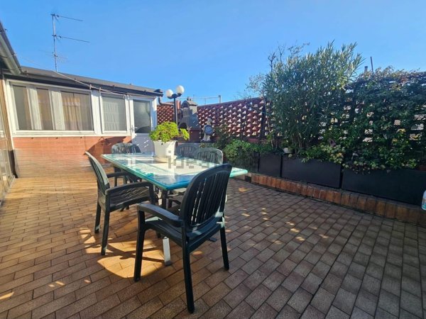 appartamento in vendita a Milano in zona Cinque Giornate