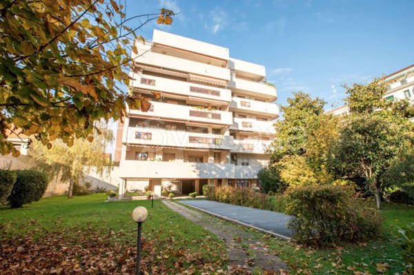 appartamento in vendita a Milano in zona San Siro