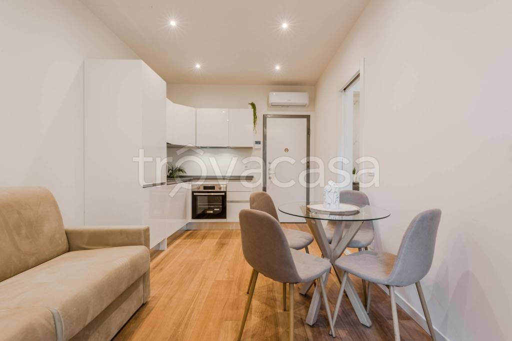 appartamento in vendita a Milano in zona Sempione