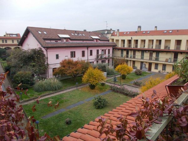 appartamento in vendita a Milano in zona Baggio