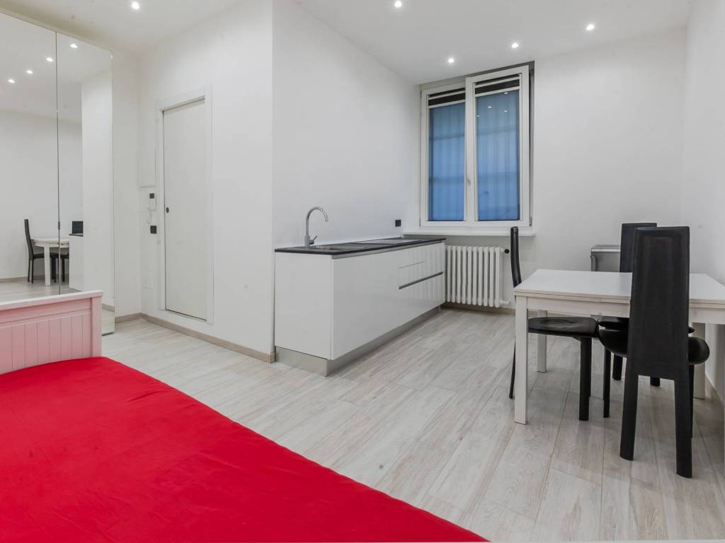 appartamento in vendita a Milano in zona Bocconi