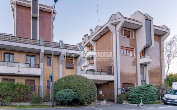 appartamento in vendita a Milano in zona Segnano