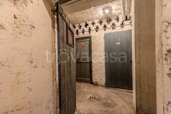 locale commerciale in vendita a Milano in zona Isola