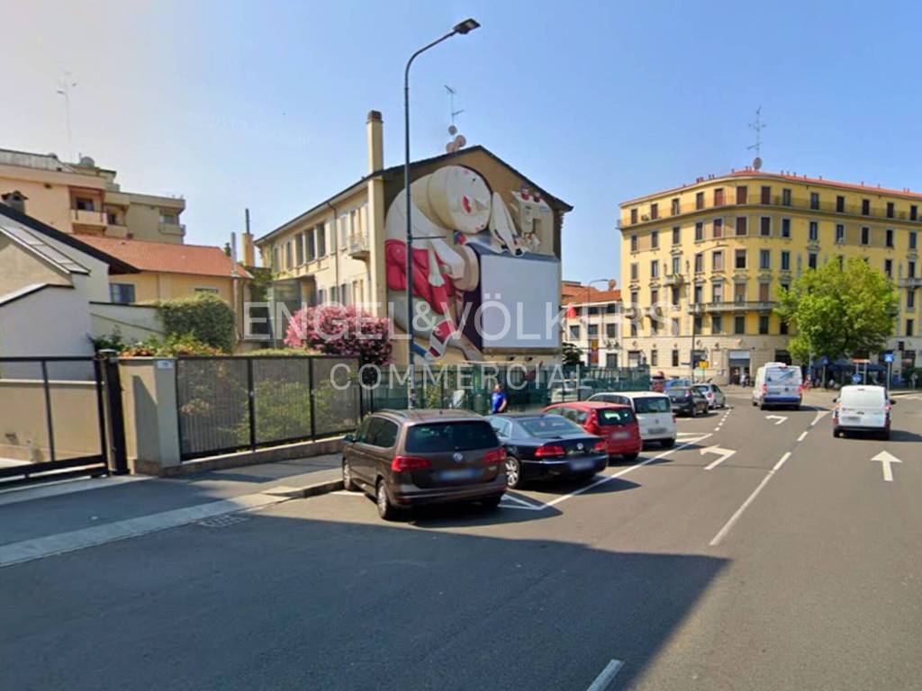 ufficio in vendita a Milano in zona Rogoredo