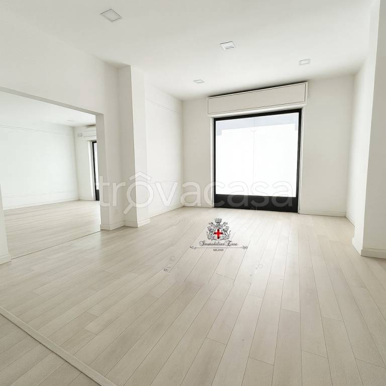 negozio in vendita a Milano in zona Quarto Cagnino