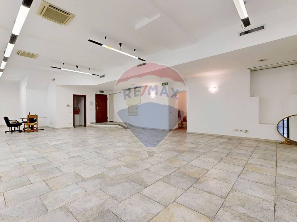negozio in vendita a Milano in zona Città Studi