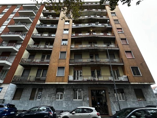 appartamento in vendita a Milano in zona Moncucco