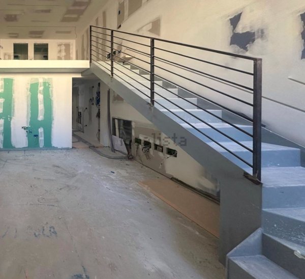 appartamento in vendita a Milano in zona Porta Genova