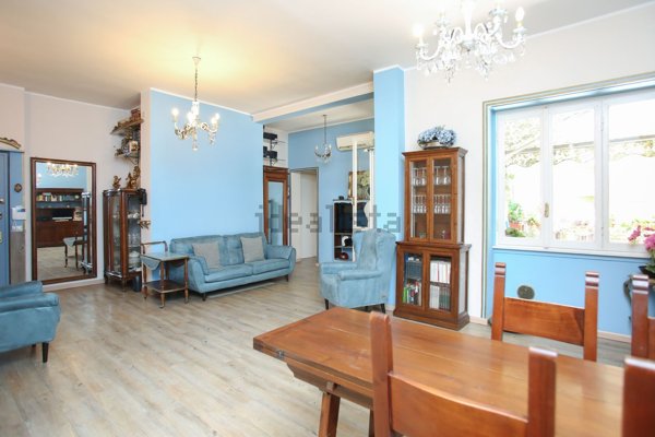 appartamento in vendita a Milano in zona Porta Nuova