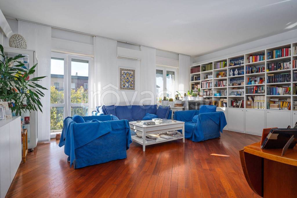 appartamento in vendita a Milano in zona Bocconi