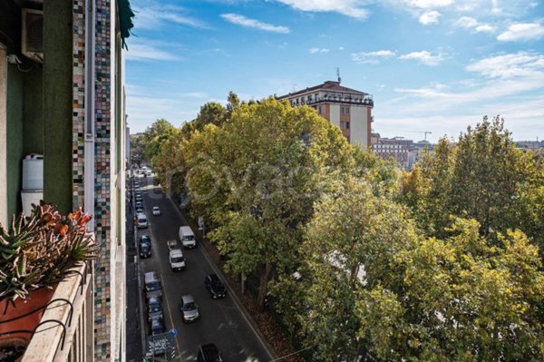 appartamento in vendita a Milano in zona Bocconi