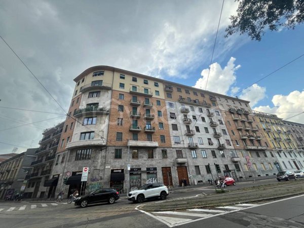 appartamento in vendita a Milano in zona Guastalla