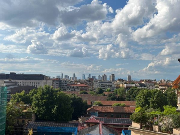 appartamento in vendita a Milano in zona Guastalla