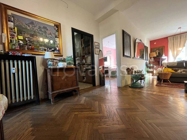 appartamento in vendita a Milano in zona Guastalla