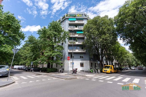 appartamento in vendita a Milano in zona Sempione