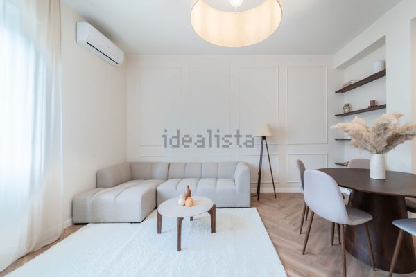 appartamento in vendita a Milano in zona Lorenteggio