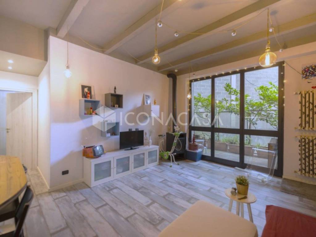 appartamento in vendita a Milano in zona Ghisolfa