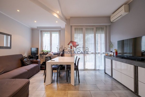 appartamento in vendita a Milano in zona Gallaratese