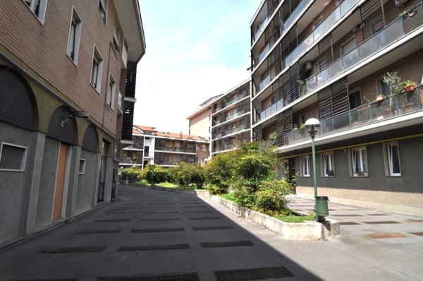 appartamento in vendita a Milano in zona Baggio