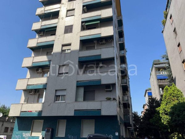 appartamento in vendita a Milano in zona Feltre