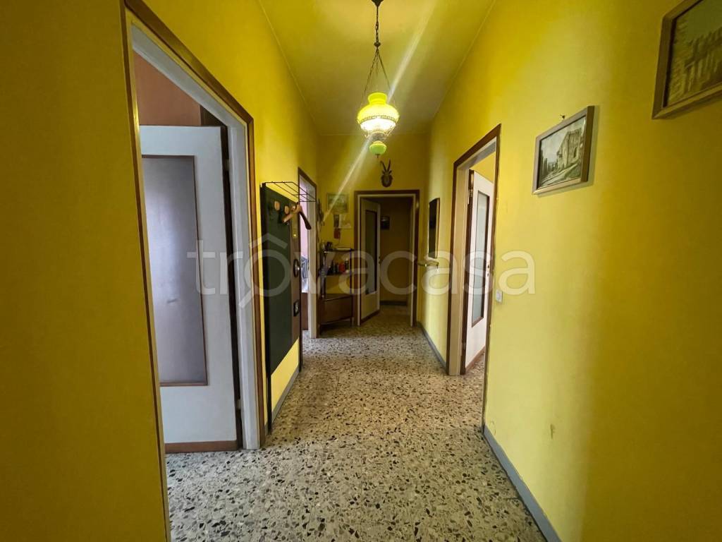 appartamento in vendita a Milano in zona Corvetto