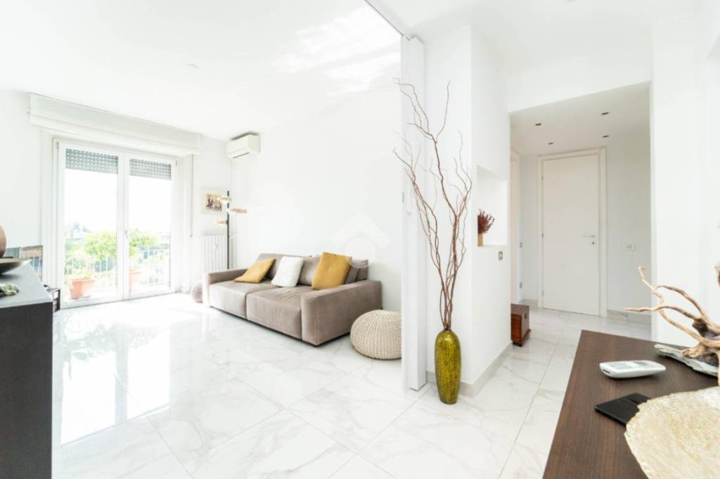 appartamento in vendita a Milano in zona Corvetto