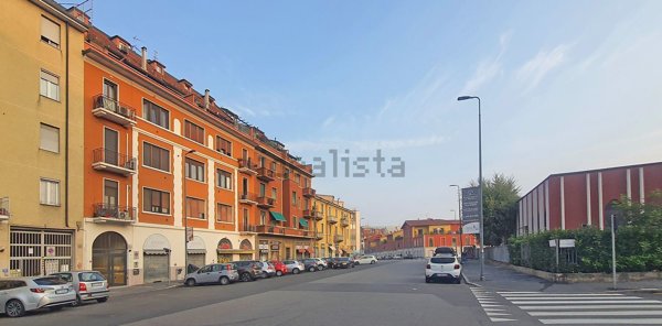 appartamento in vendita a Milano in zona Famagosta