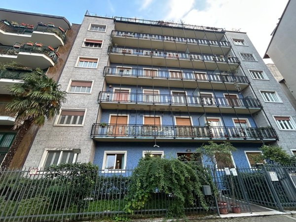 appartamento in vendita a Milano in zona Bocconi