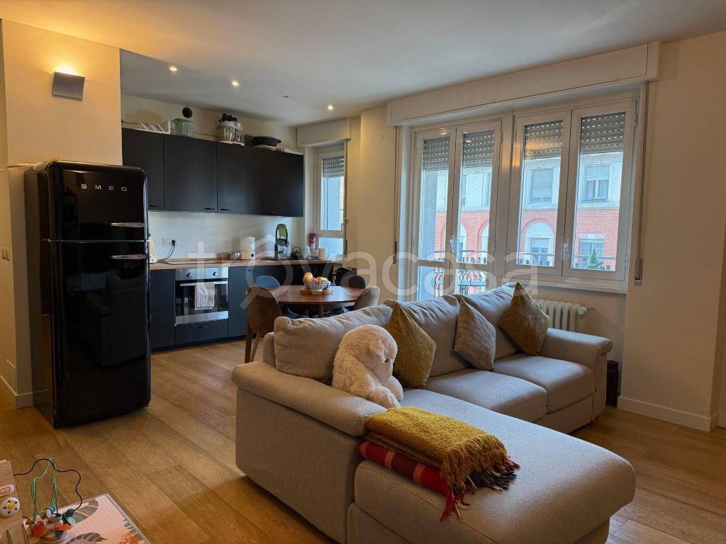 appartamento in vendita a Milano in zona Porta Vittoria
