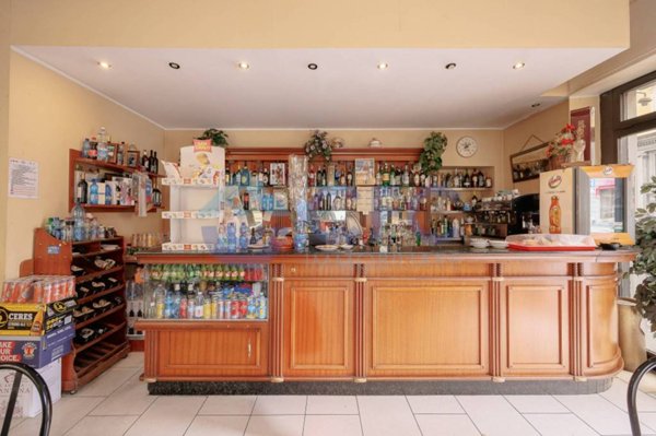 negozio in vendita a Milano in zona Città Studi