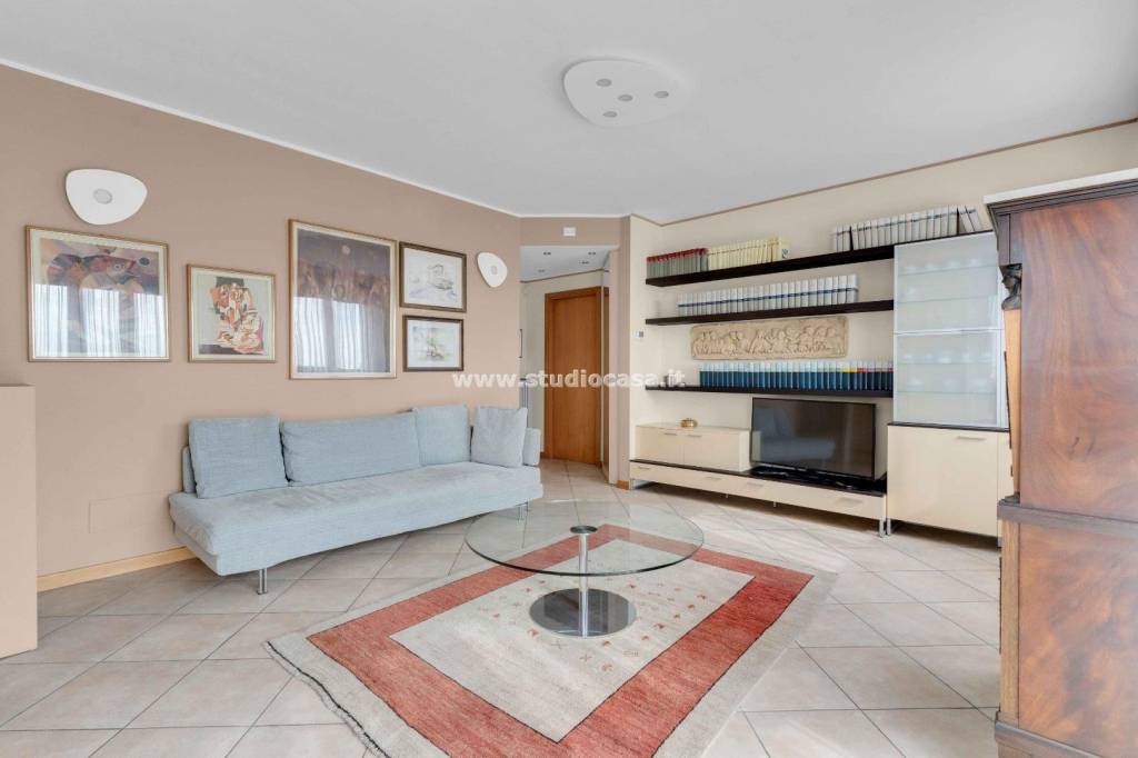 appartamento in vendita a Milano in zona Piazzale Lodi