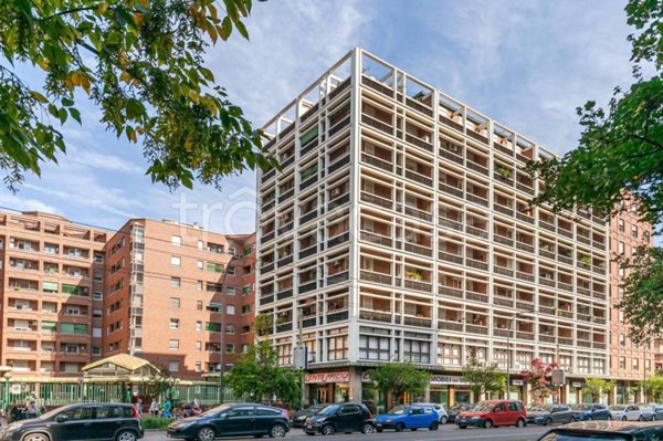 appartamento in vendita a Milano in zona Centro Direzionale