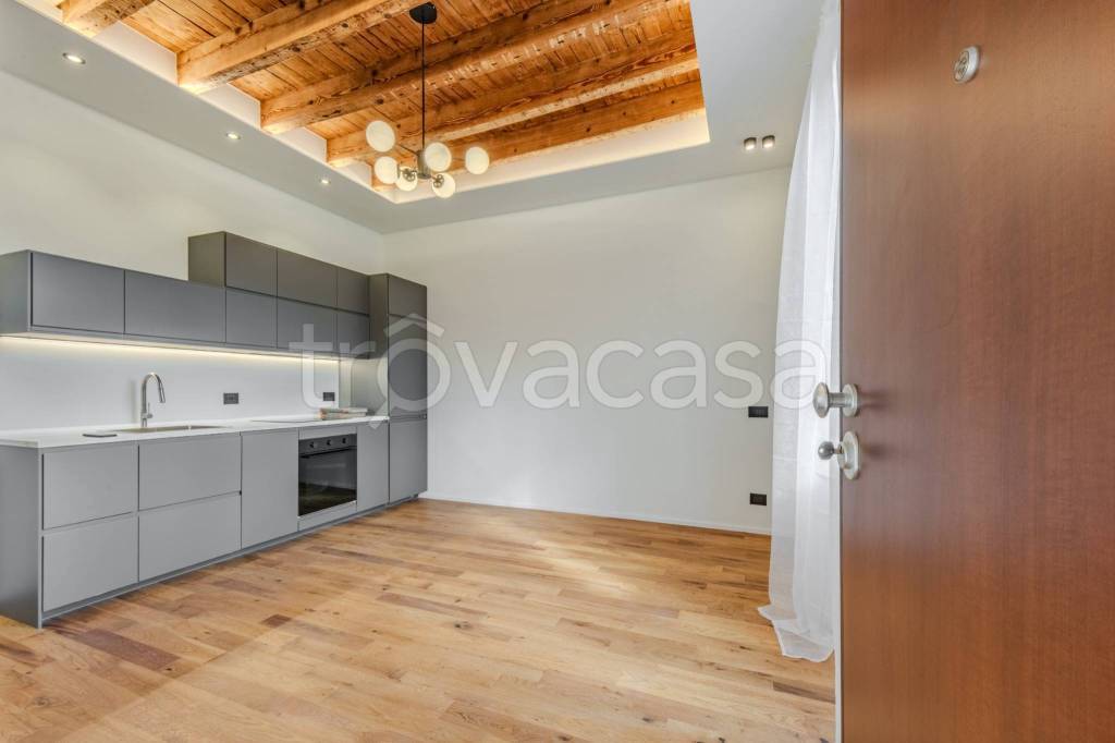 appartamento in vendita a Milano in zona Loreto